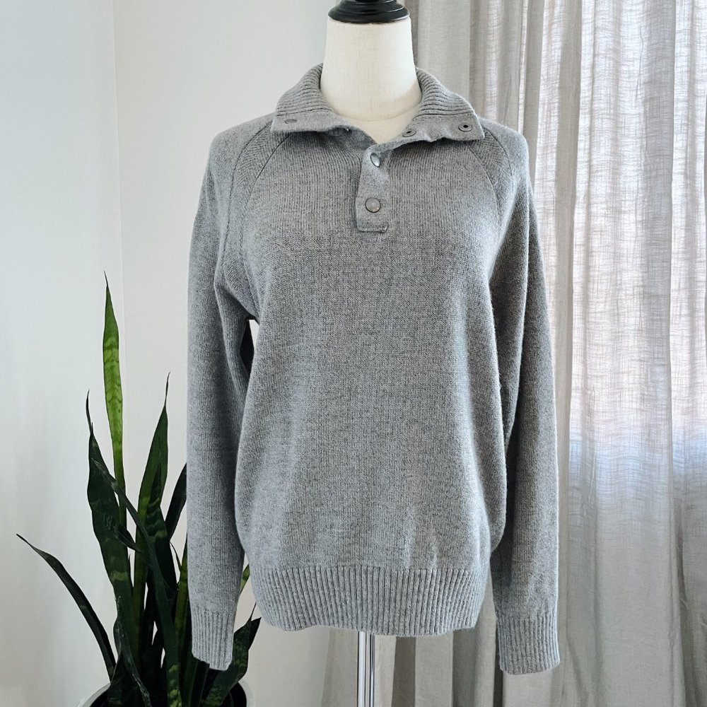 Banana Republic Men's Light Gray Merino Wool Pullover Sweater Medium